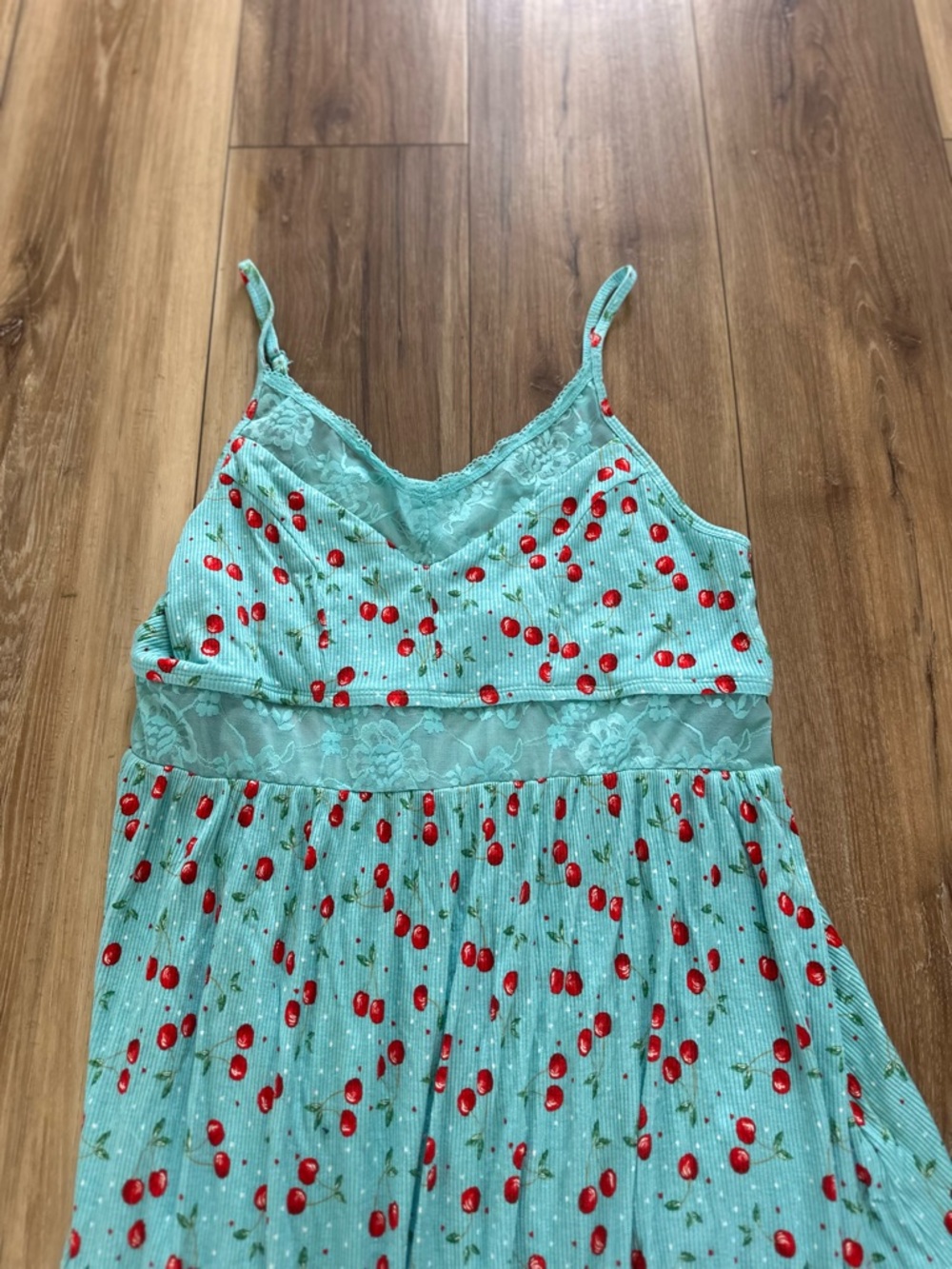 Torrid womens super soft sleep Cherry Lace-Trim Slip chemise size 1X - Picture 4 of 6